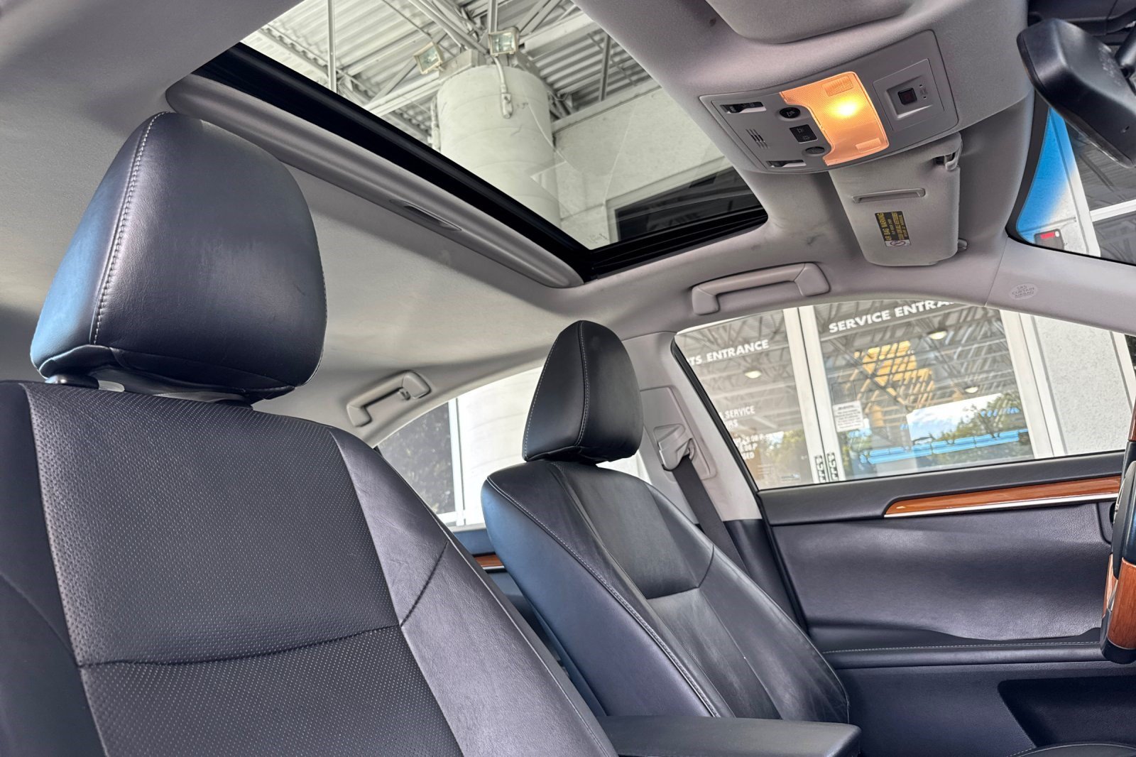 Used 2014 Lexus ES 300h w/ Luxury Package w/Bamboo Trim FWD image 20