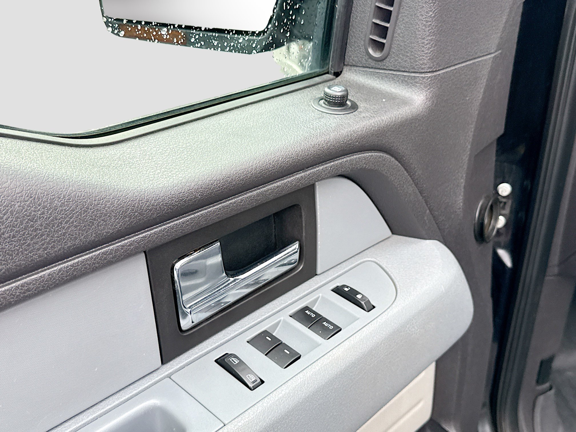 Used 2013 Ford F150 XLT w/ Luxury Equipment Group AWD/4WD image 10