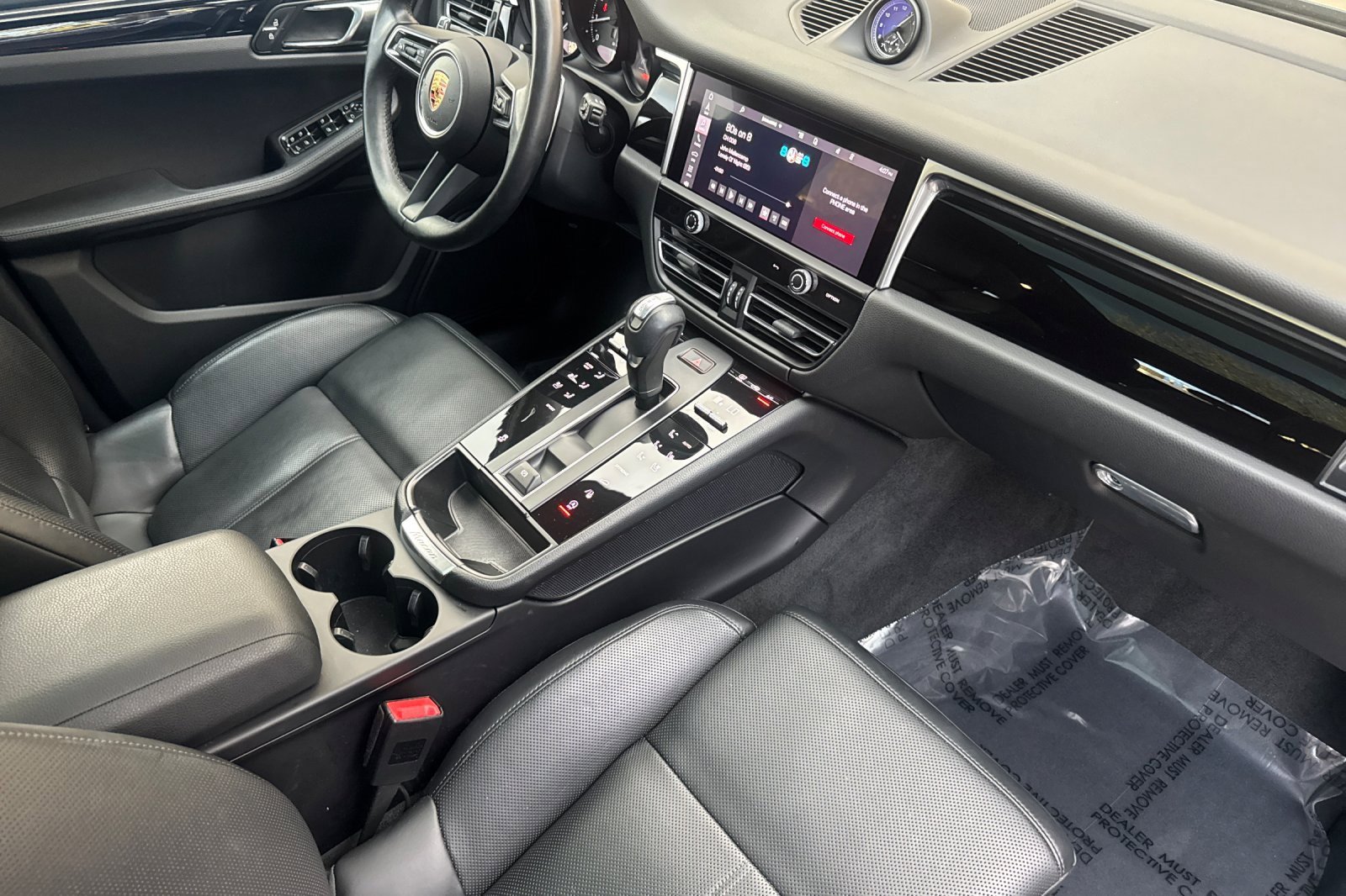 Used 2024 Porsche Macan image 16