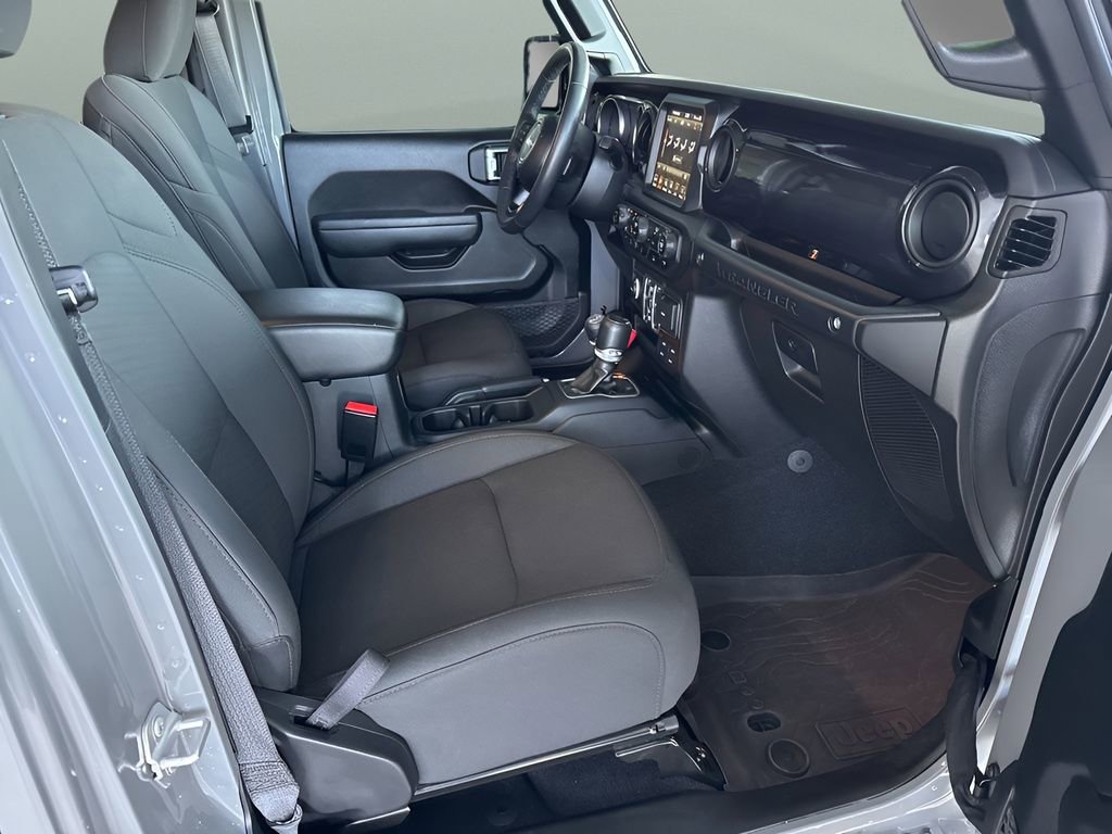 Used 2023 Jeep Wrangler Altitude image 25