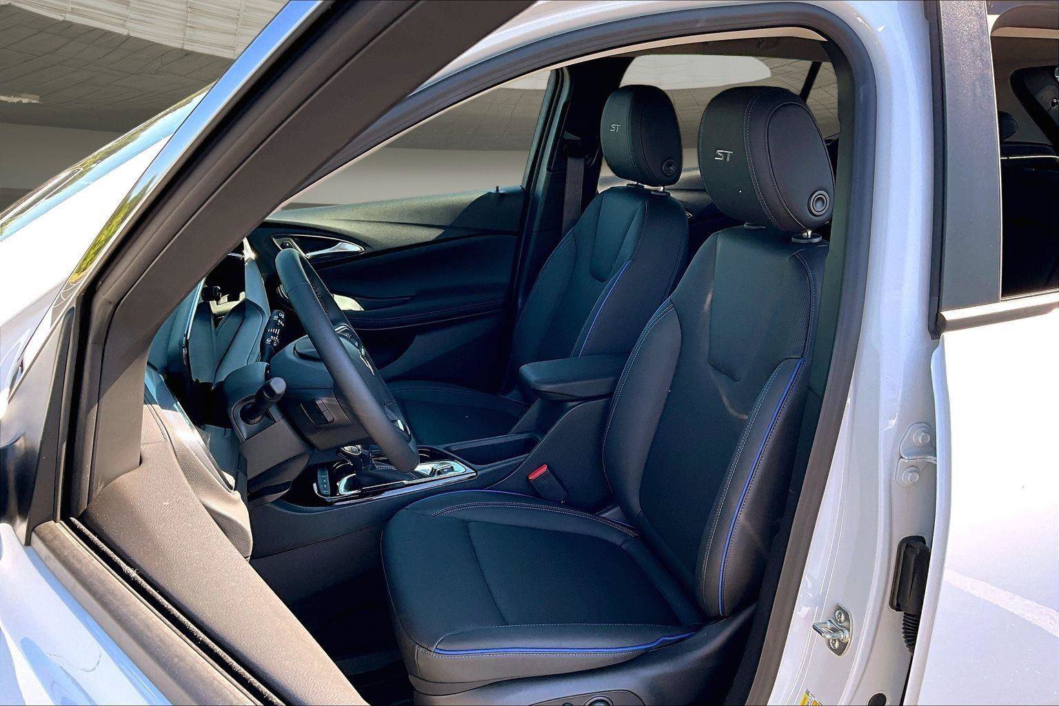 New 2026 Buick Encore GX Sport Touring w/ Advanced Technology Package AWD/4WD image 30