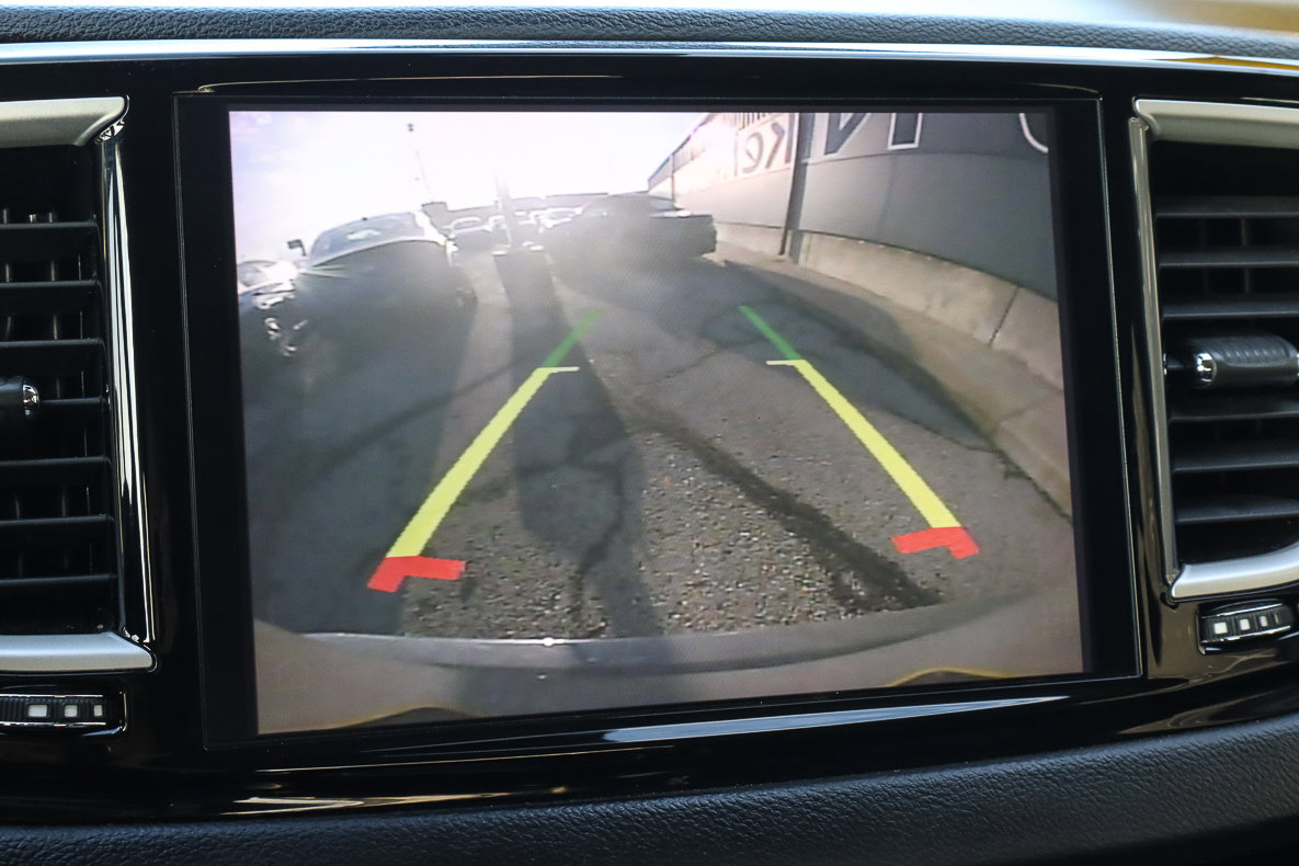 Used 2023 Chrysler Pacifica Touring-L image 12