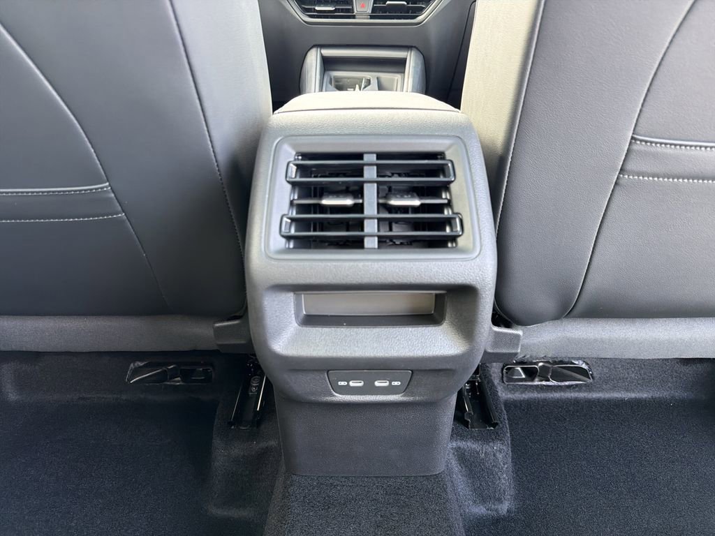 New 2026 Volkswagen Tiguan SE R-Line image 23