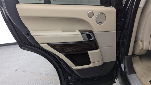 Used 2017 Land Rover Range Rover HSE AWD/4WD image 16