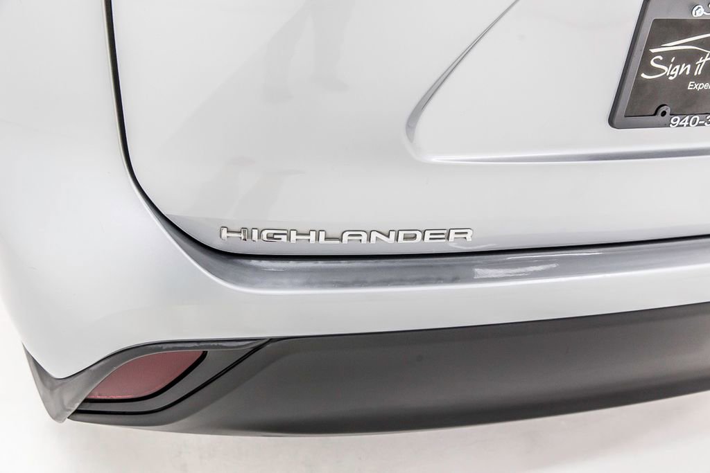 Used 2021 Toyota Highlander XLE image 10
