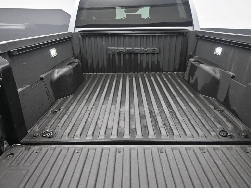 Used 2025 Toyota Tacoma TRD Off-Road image 33
