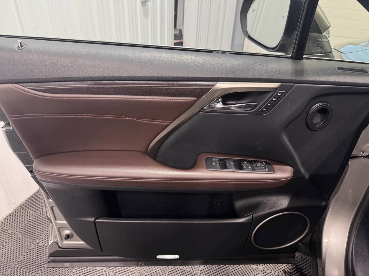 Used 2018 Lexus RX 450hL Luxury w/ Accessory Package image 6