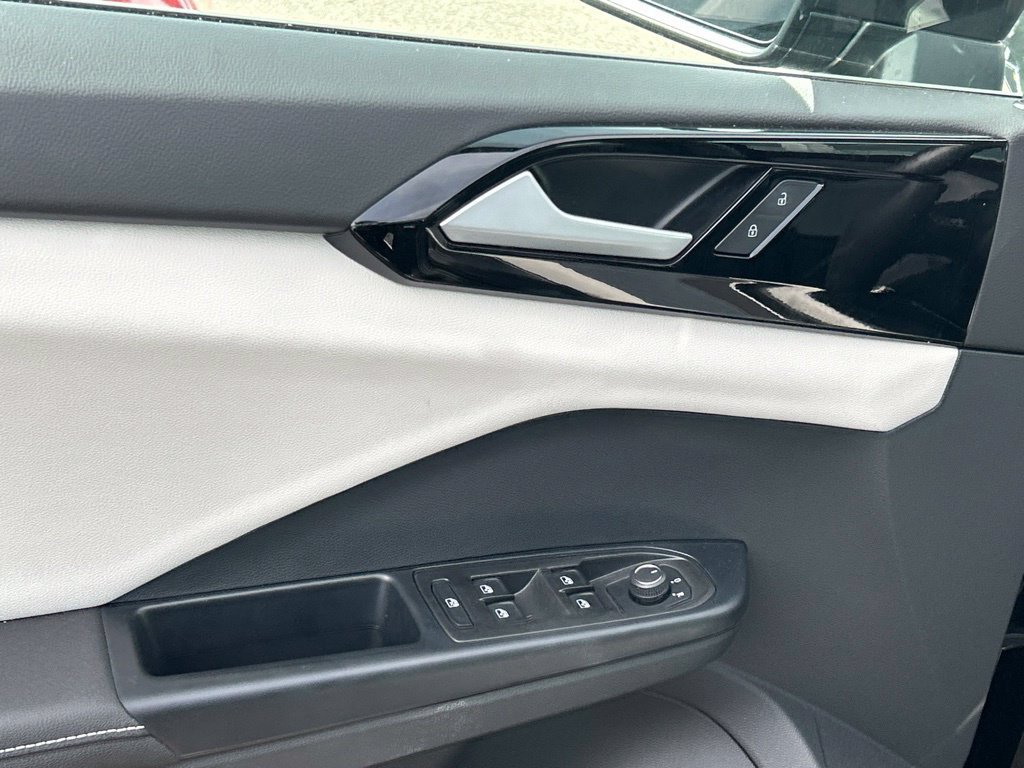 Certified 2026 Volkswagen Taos S FWD image 17