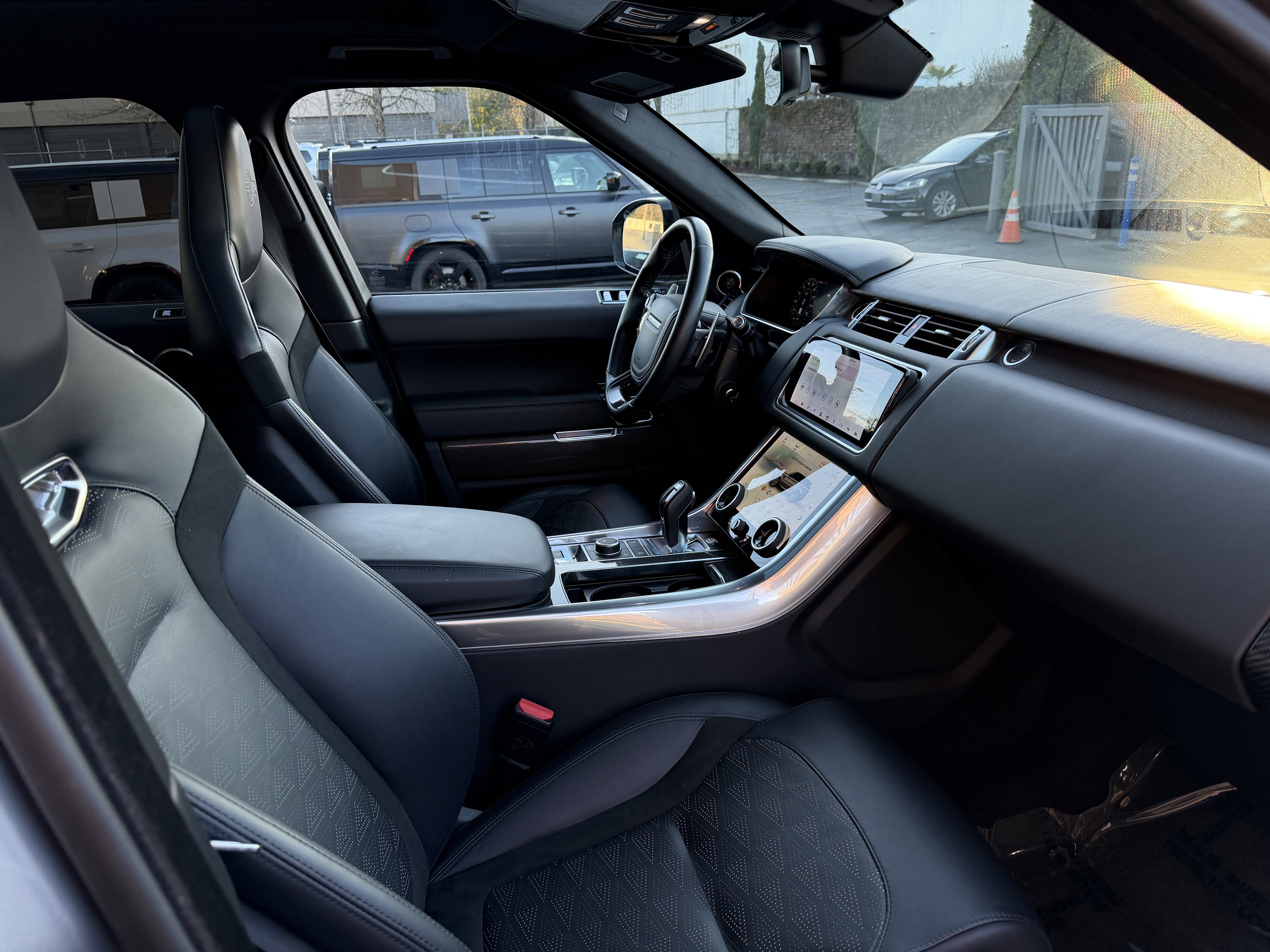 Certified 2022 Land Rover Range Rover Sport SVR image 11