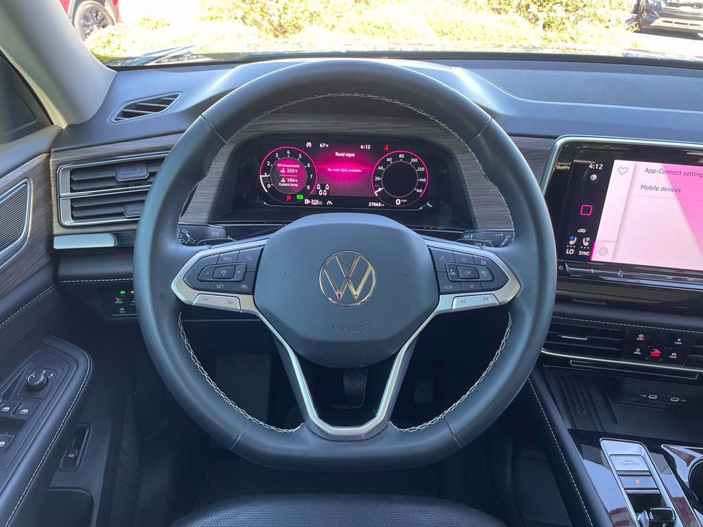 Used 2025 Volkswagen Atlas SEL AWD/4WD image 14