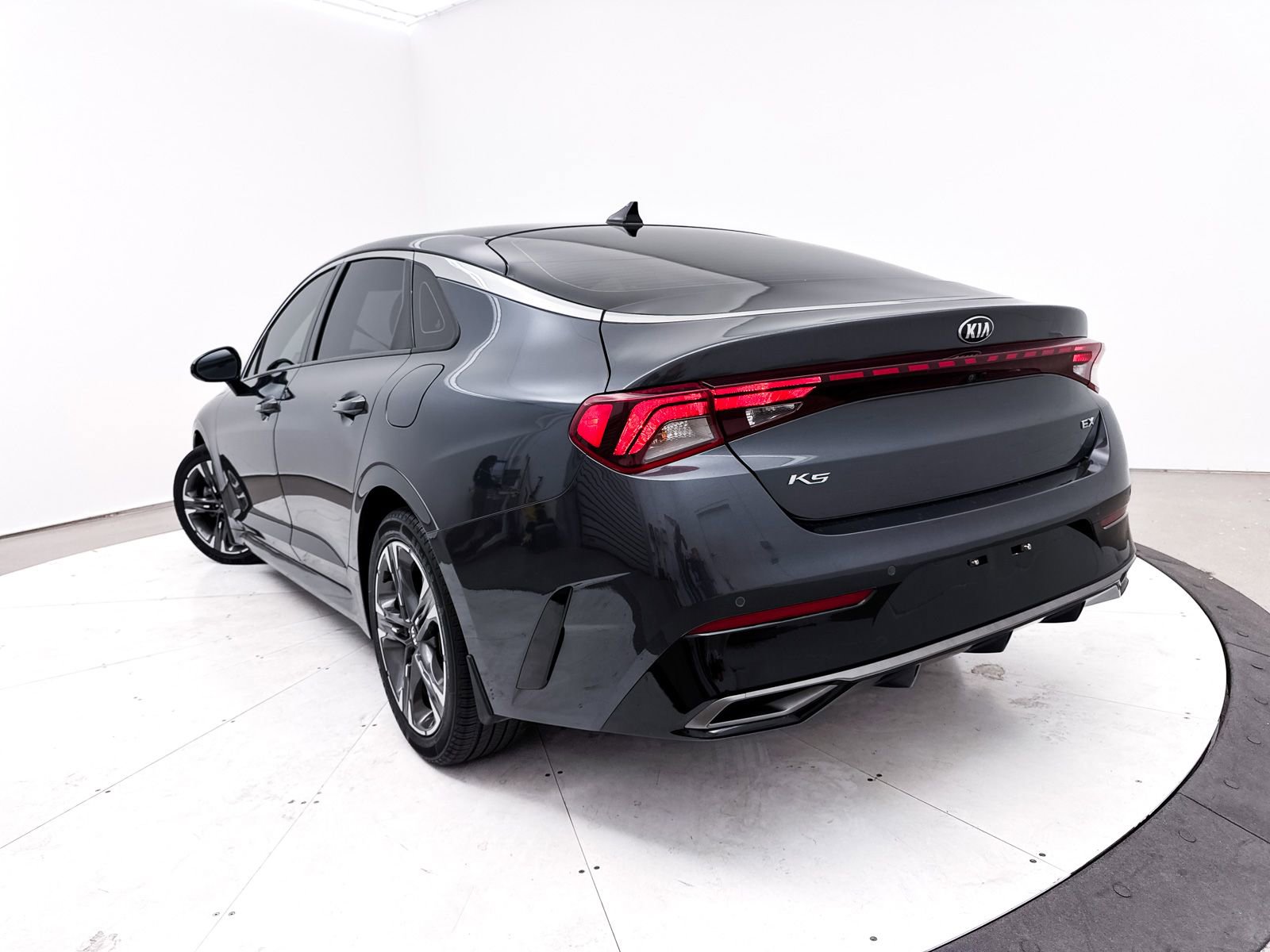 Used 2021 Kia K5 EX image 2