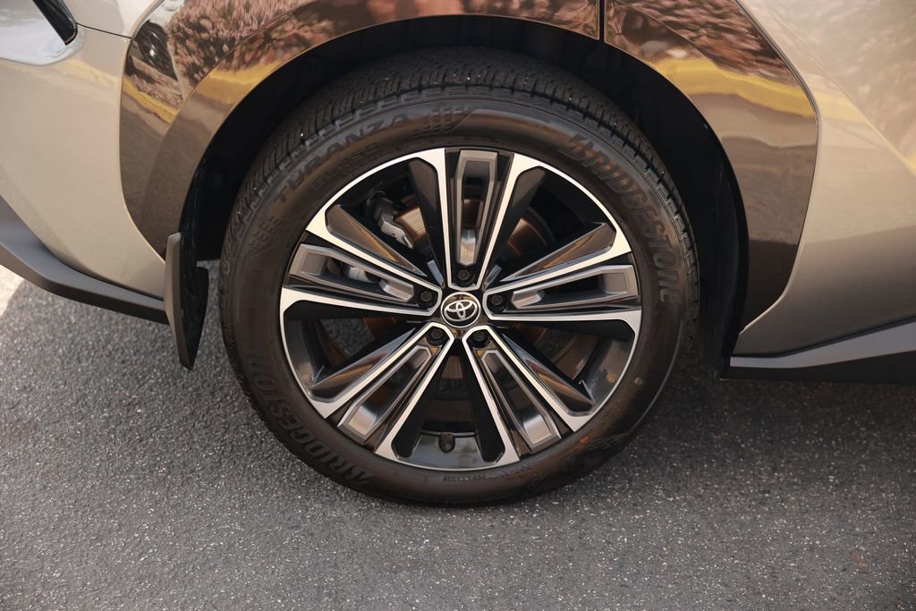 Used 2023 Toyota bZ4X Limited image 9