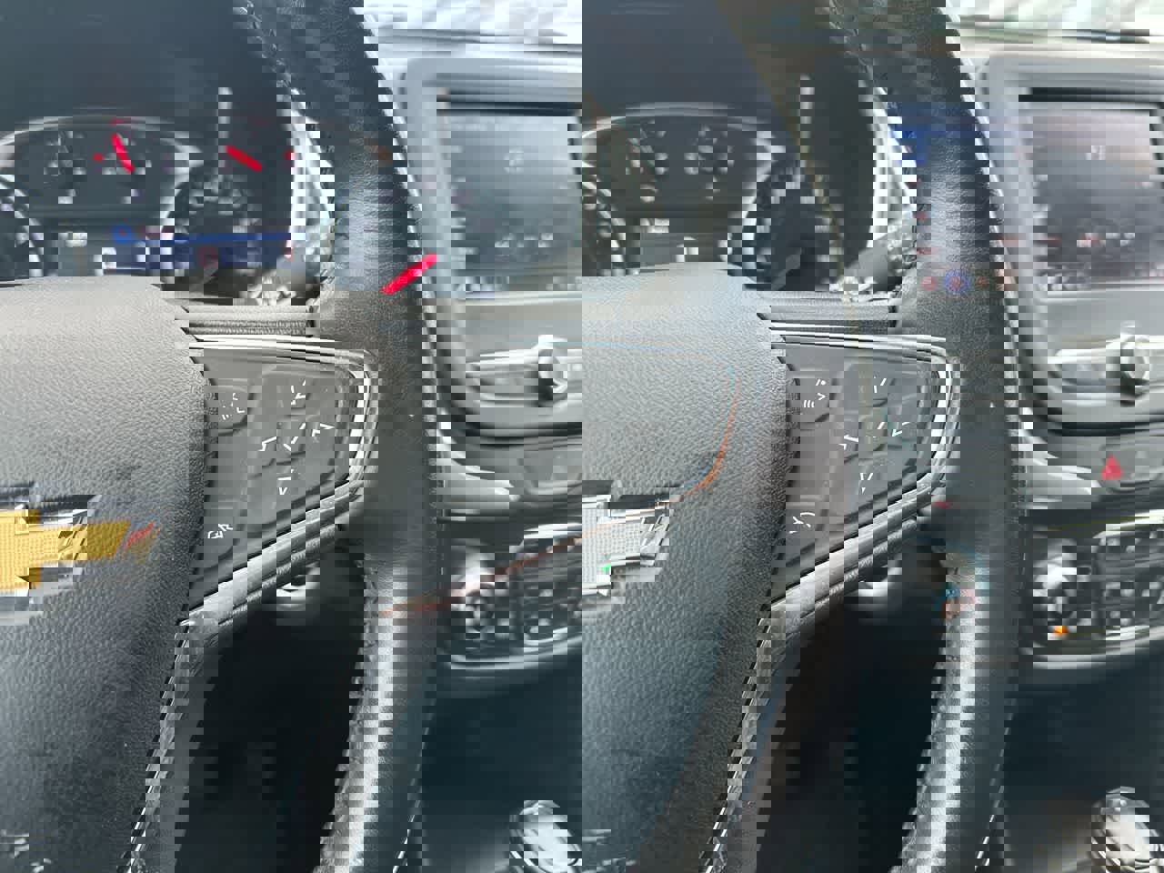 Used 2020 Chevrolet Equinox LT image 29