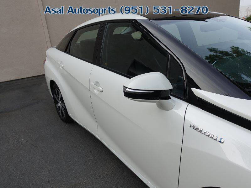 Used 2017 Toyota Mirai FWD image 23