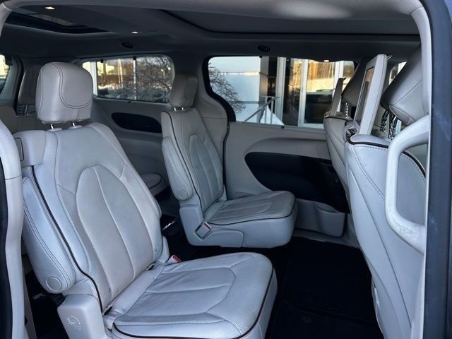 Used 2020 Chrysler Pacifica Limited w/ Tire & Wheel Group image 31
