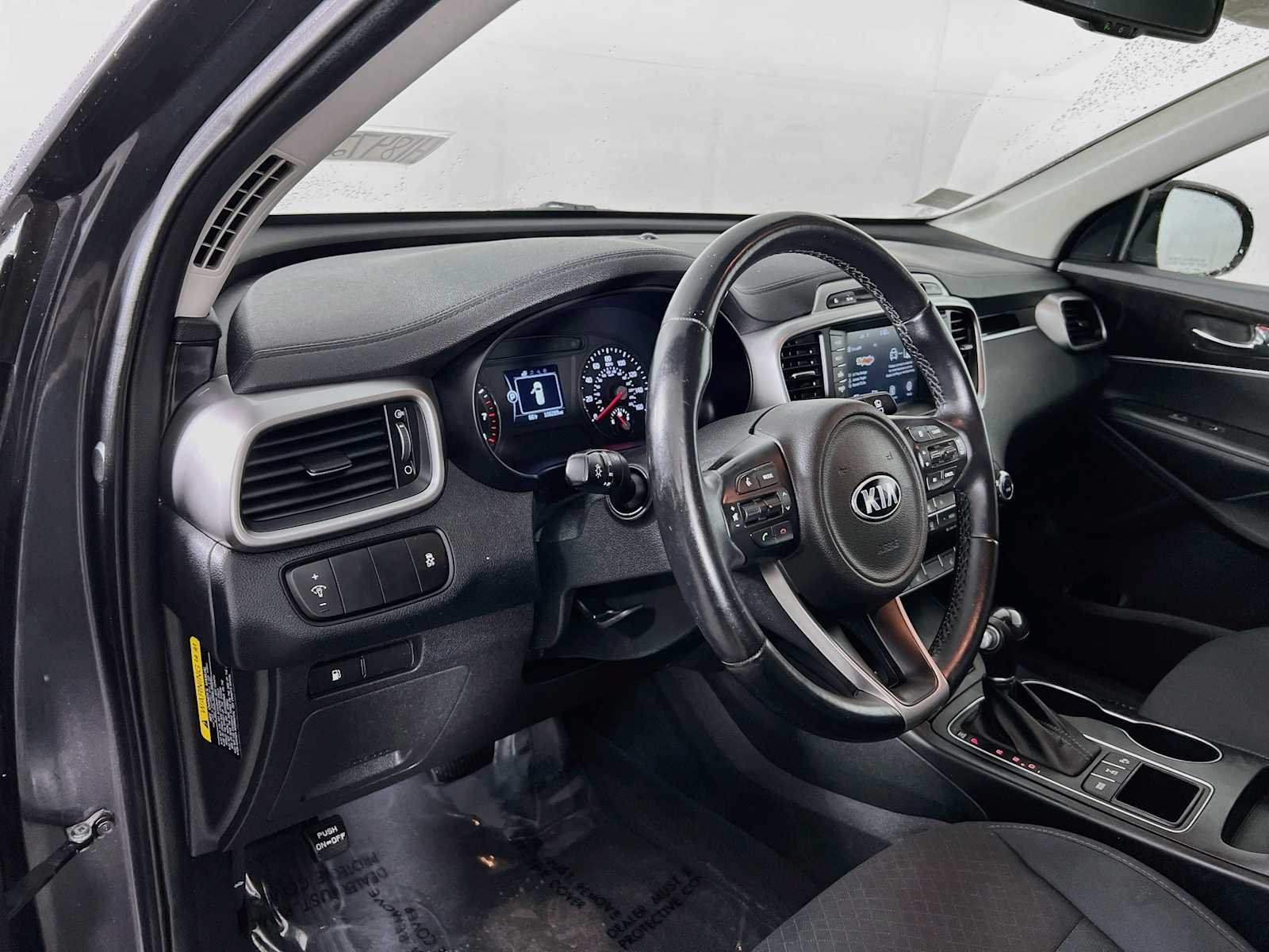 Used 2017 Kia Sorento AWD w/ LX Convenience Package image 9