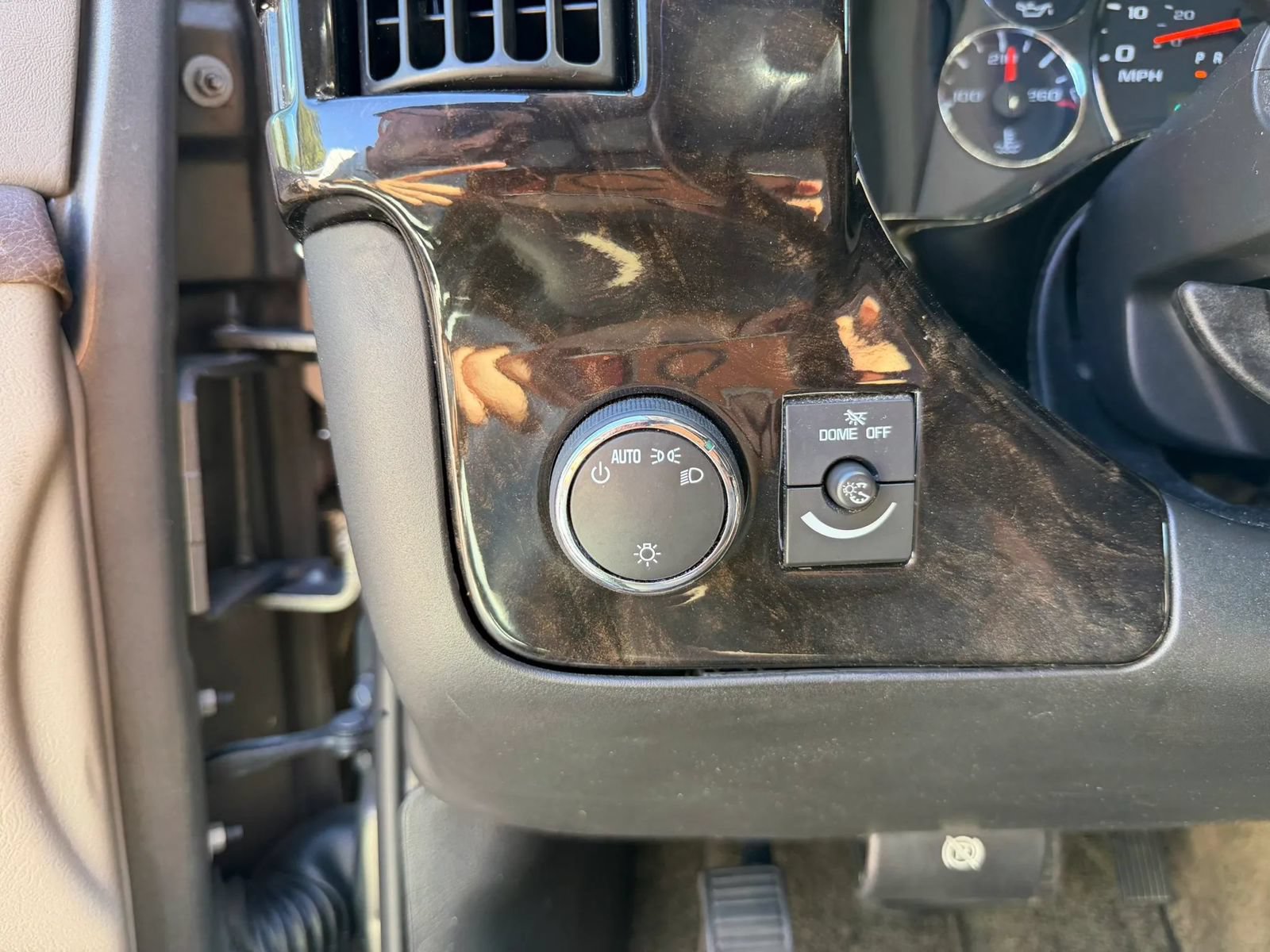 Used 2015 Chevrolet Express 2500 RWD image 18