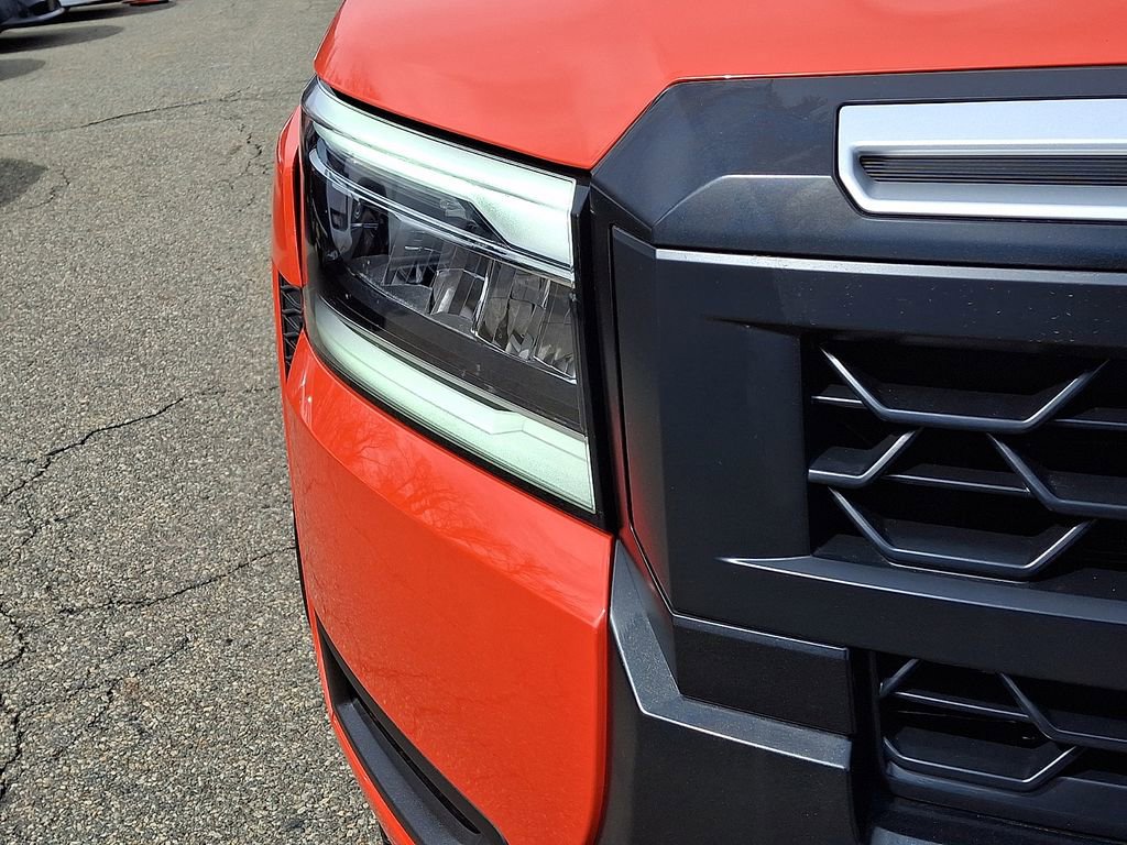 Used 2025 Nissan Frontier PRO-4X w/ Interior Protection Package image 10