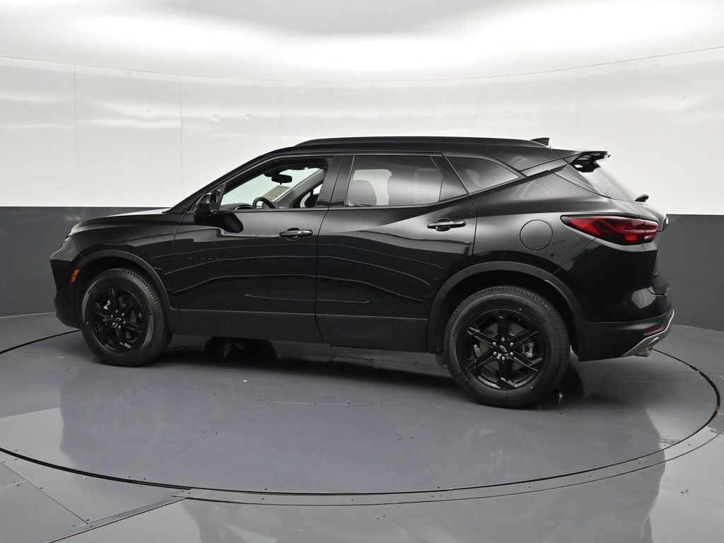 Used 2024 Chevrolet Blazer LT w/ Midnight/Sport Edition FWD image 8