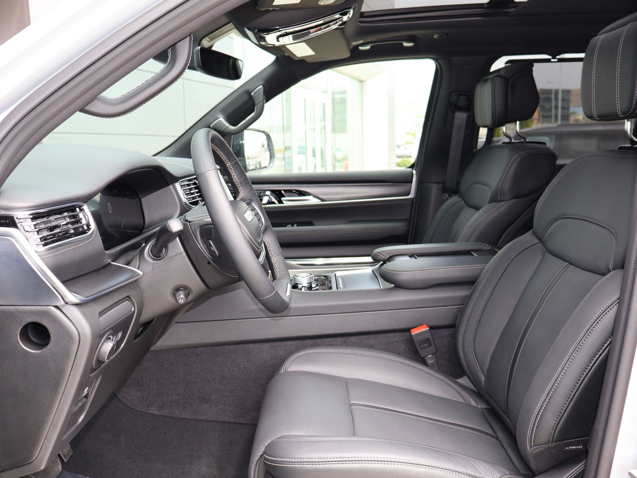 Used 2026 Jeep Grand Wagoneer Summit AWD/4WD image 23