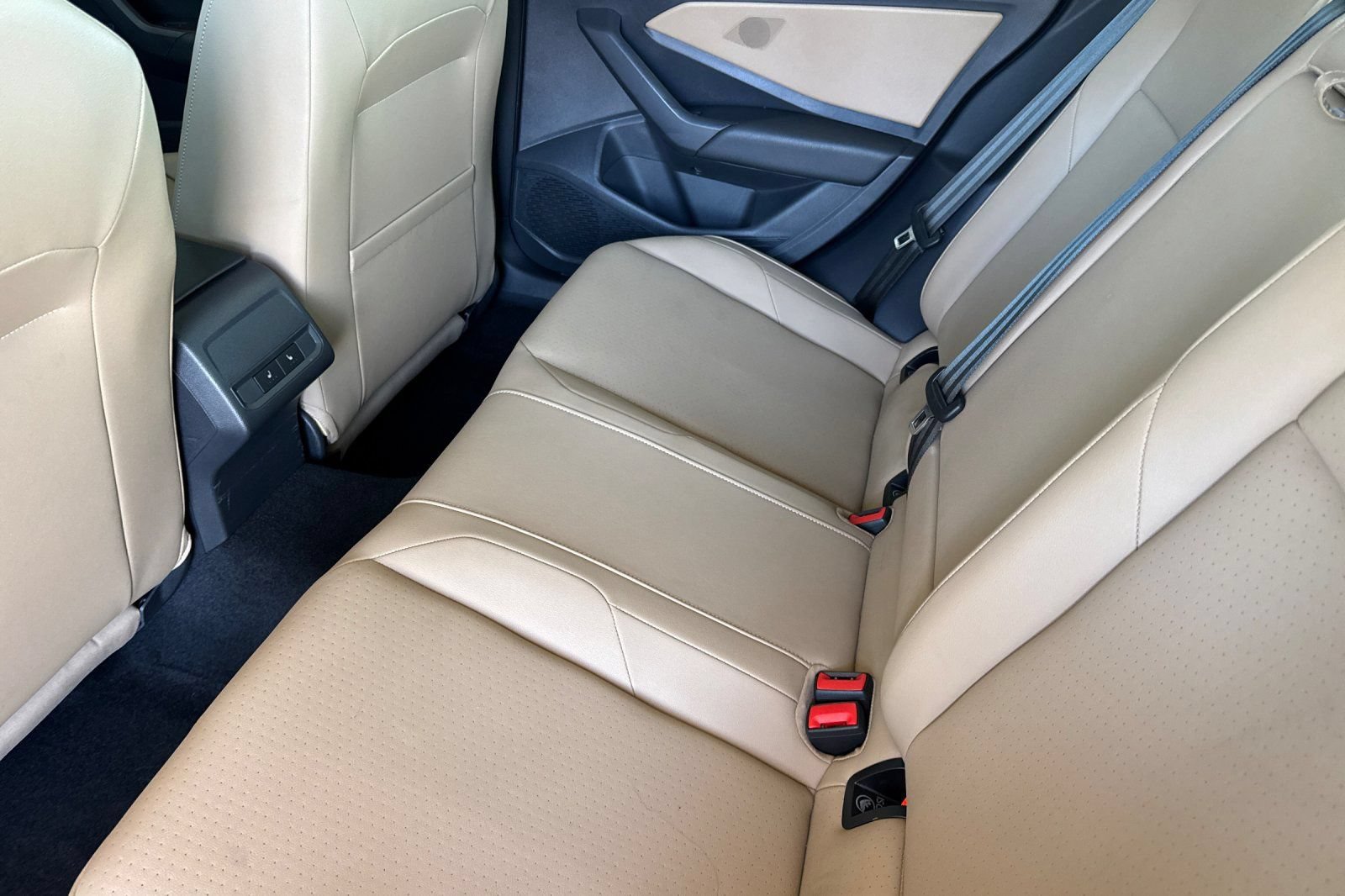 Used 2019 Volkswagen Jetta SEL w/ Cold Weather Package FWD image 12