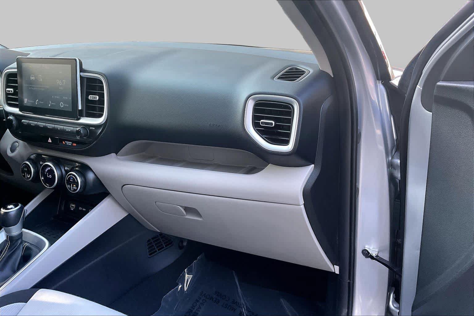 Certified 2026 Hyundai Venue SEL FWD image 17