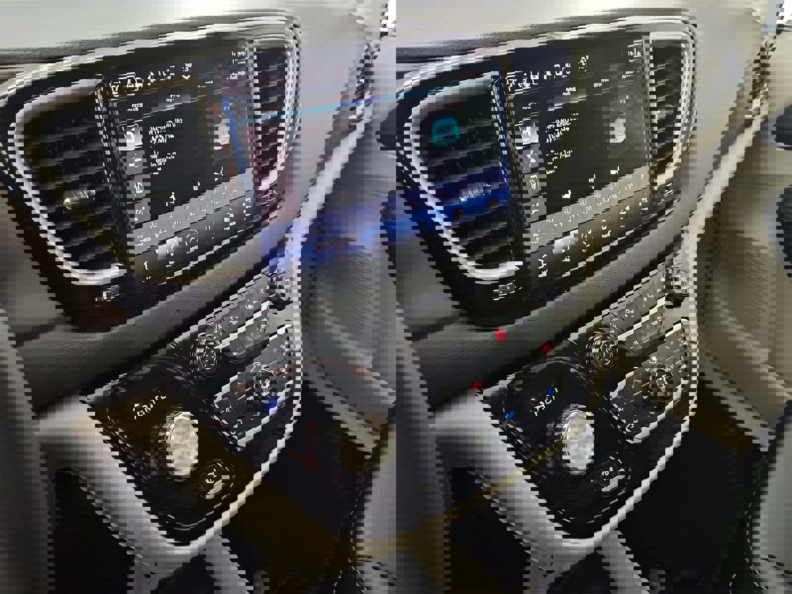 Used 2024 Chrysler Pacifica Touring-L image 27