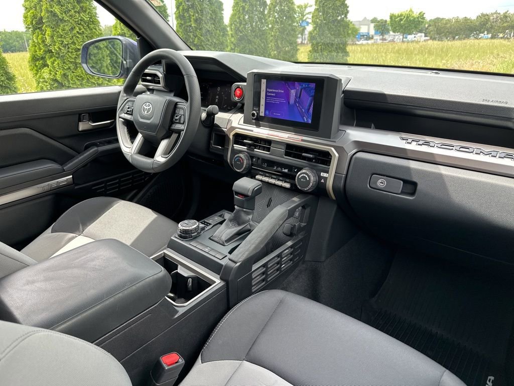 Certified 2025 Toyota Tacoma TRD Off-Road AWD/4WD image 35