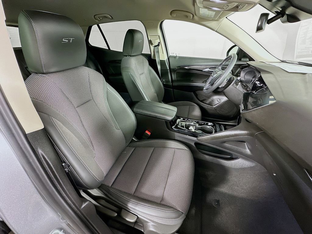 Used 2023 Buick Envision Preferred w/ Sport Touring Package image 33