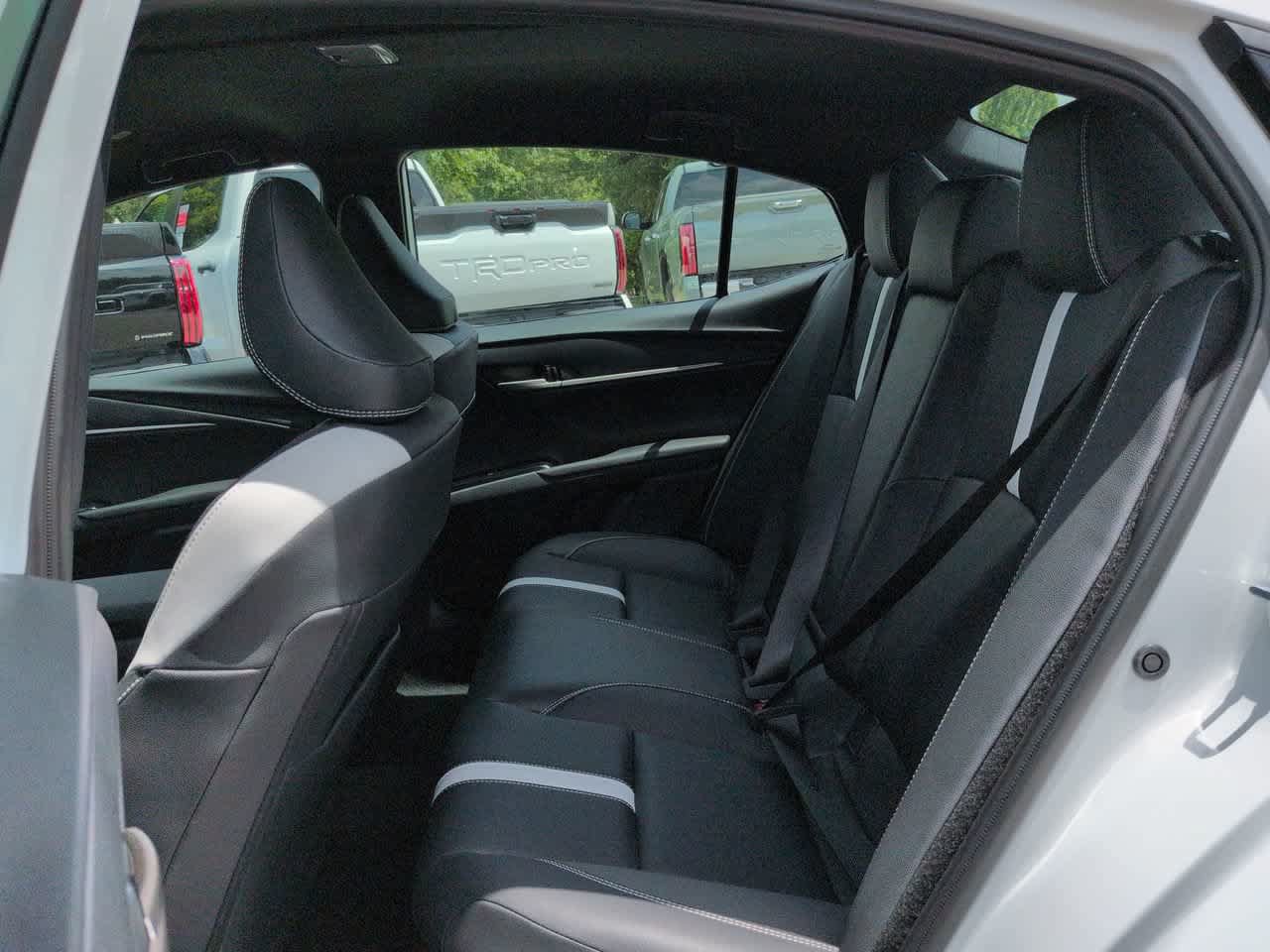 New 2026 Toyota Camry Hybrid FWD image 13