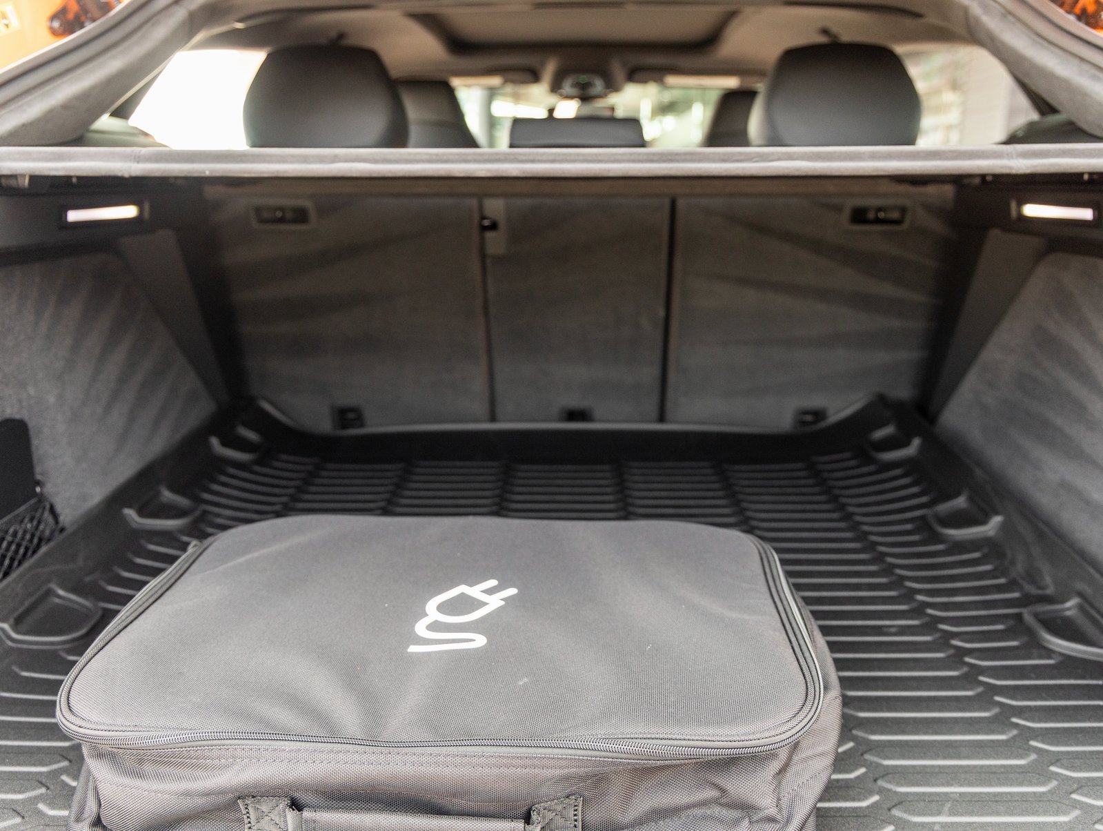 Used 2025 Lamborghini Urus SE image 33