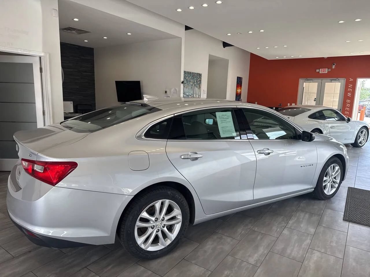Used 2018 Chevrolet Malibu LT FWD image 18