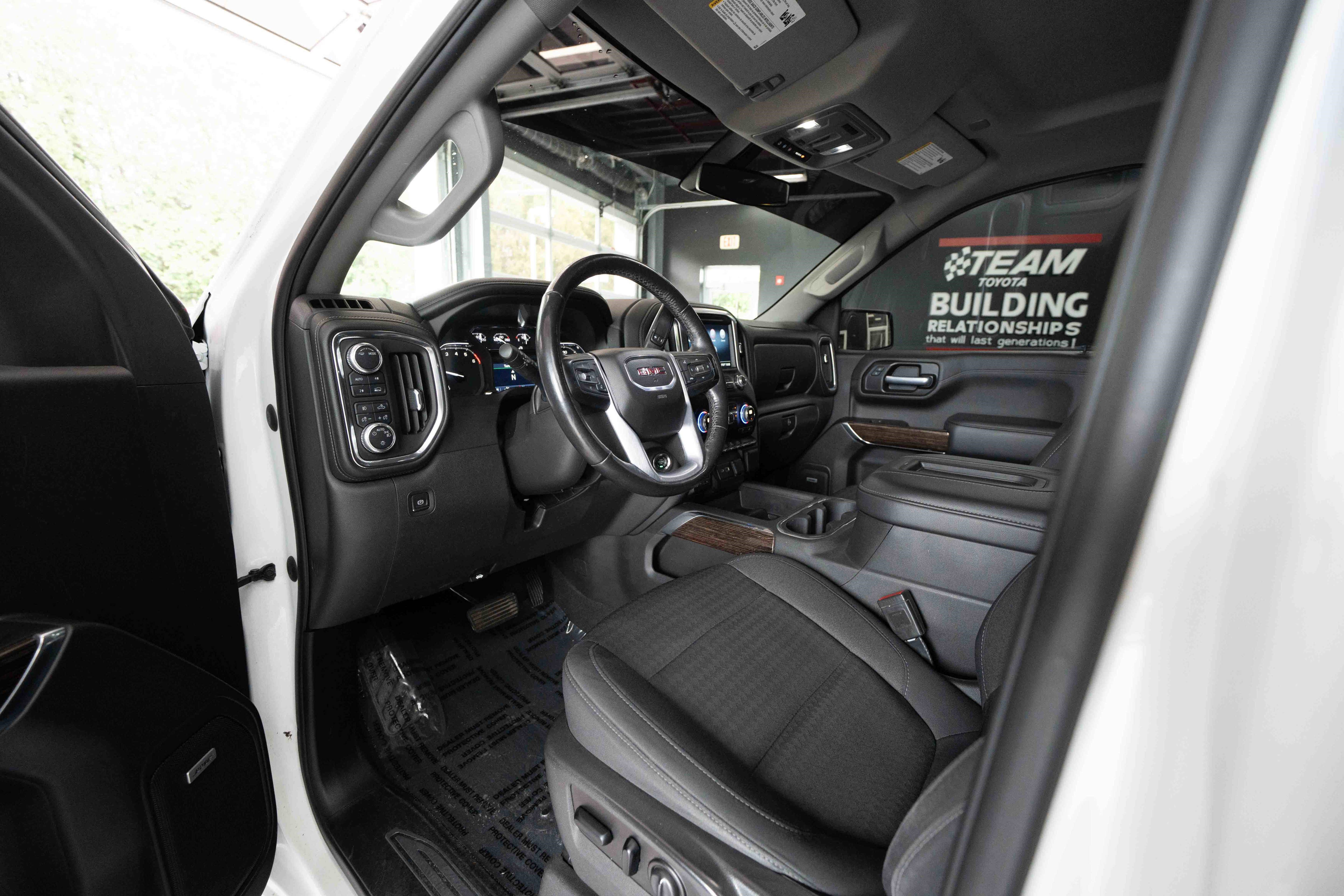 Used 2020 GMC Sierra 1500 Elevation w/ Elevation Value Package AWD/4WD image 8