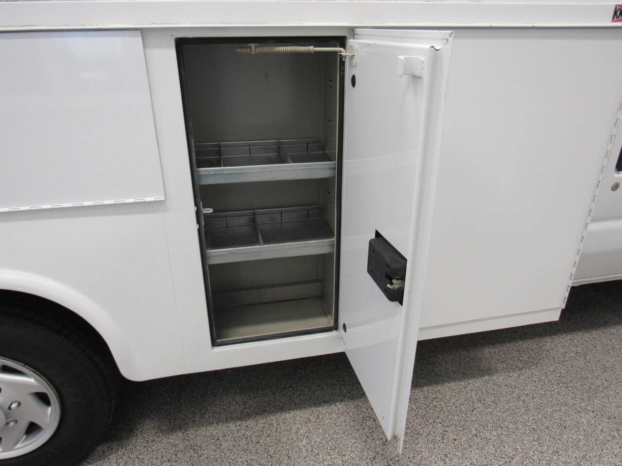 Used 2015 Ford E-350 and Econoline 350 Super Duty image 27