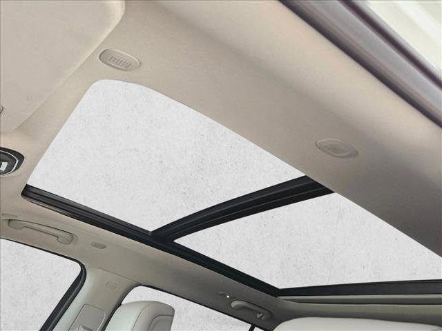 Used 2024 Jeep Wagoneer L 4WD w/ Premium Group I image 16