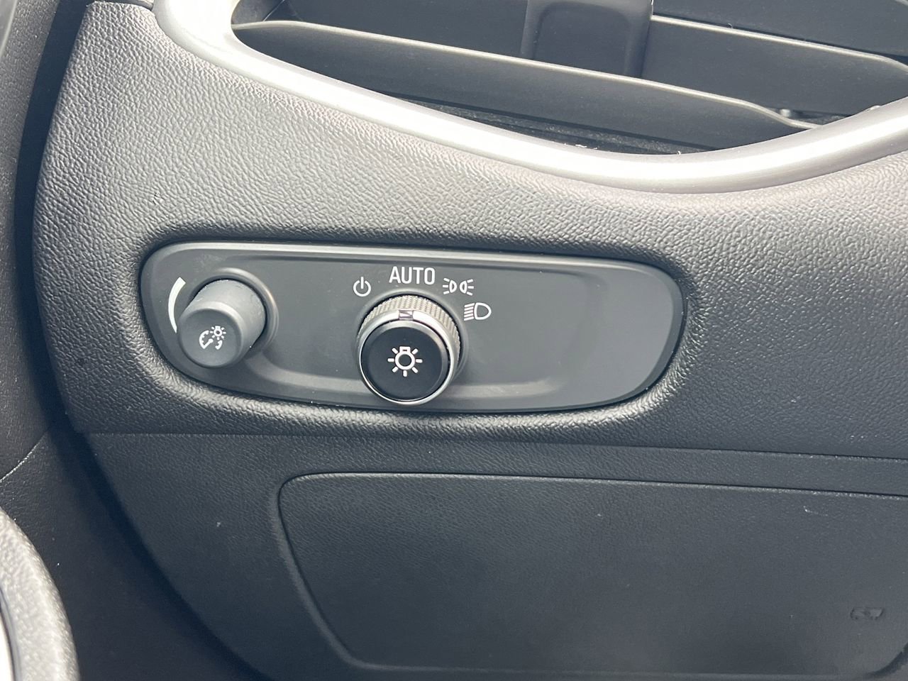 Used 2025 Chevrolet Malibu LT image 18