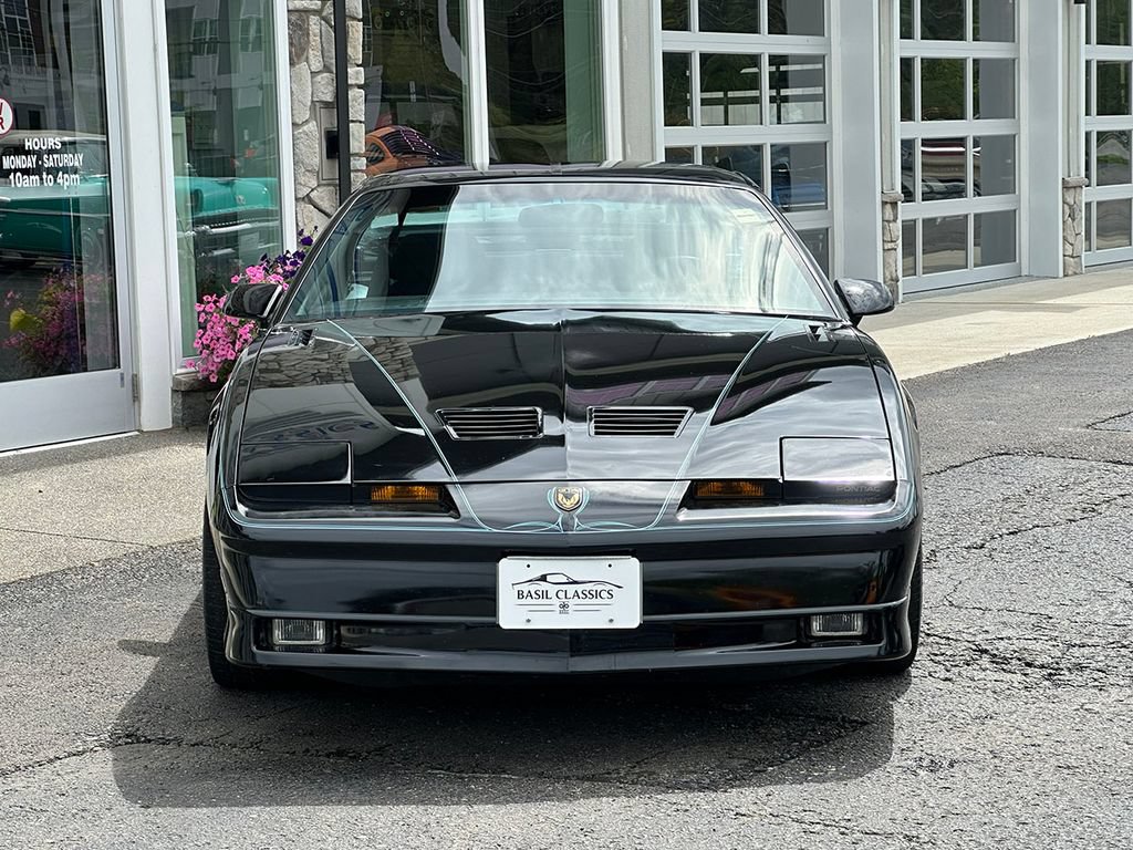 Used 1989 Pontiac Firebird Trans Am RWD image 4