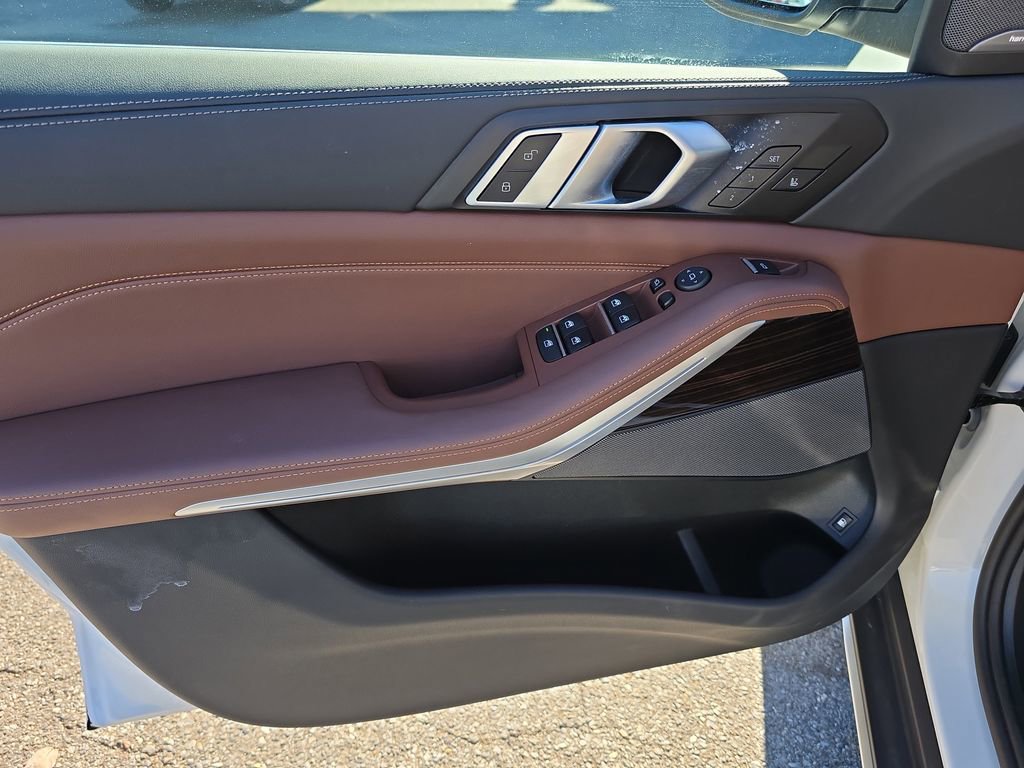 Used 2025 BMW X5 xDrive50e w/ Premium Package image 19