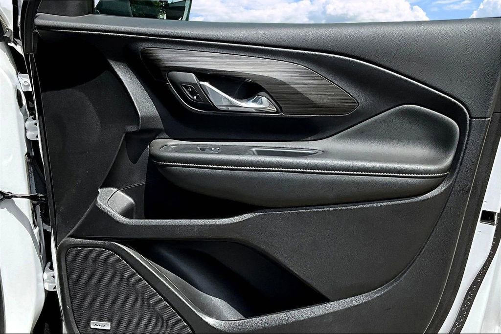 Used 2024 GMC Terrain SLT w/ Infotainment Package II AWD/4WD image 30