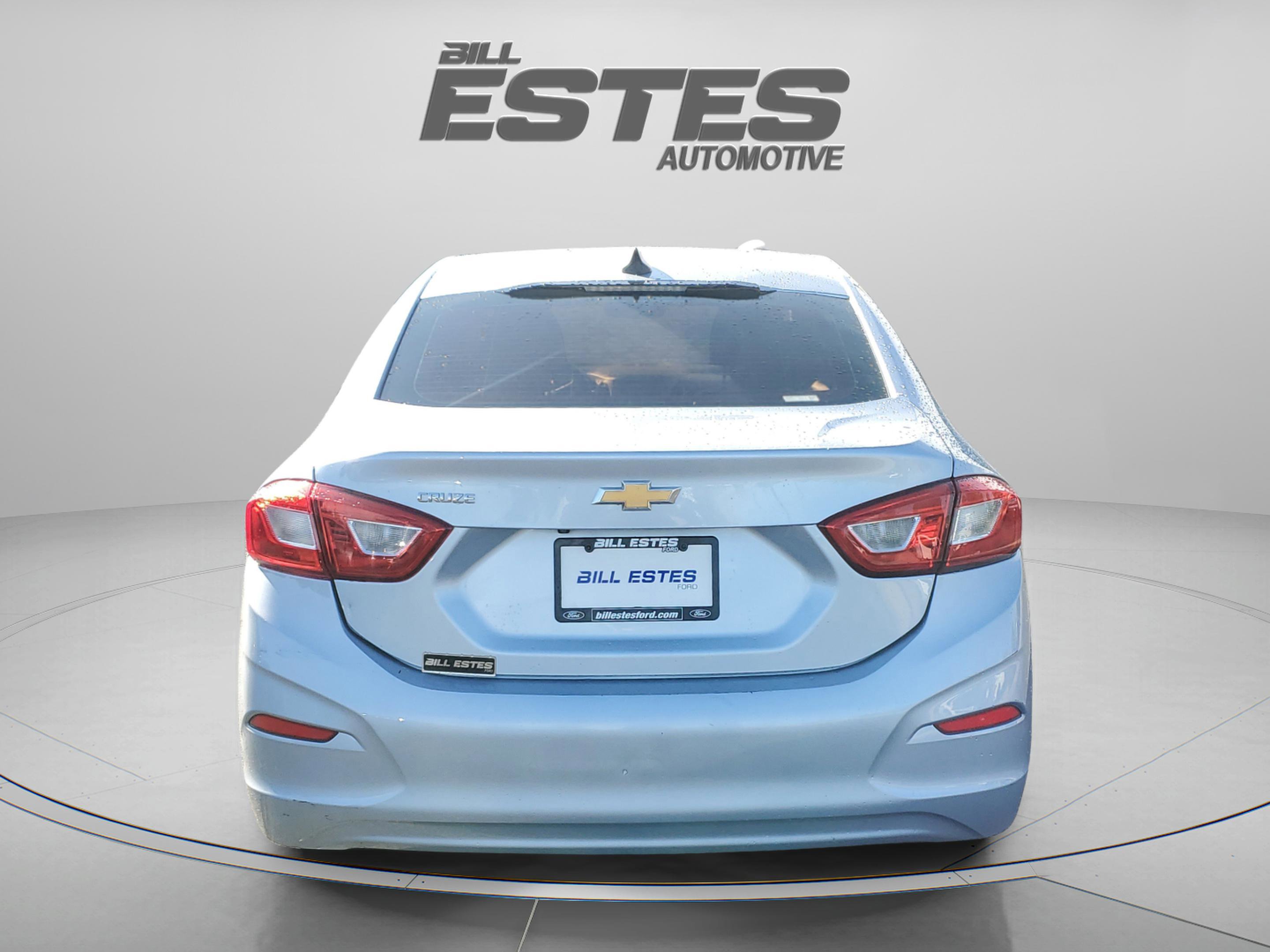 Used 2018 Chevrolet Cruze LS FWD image 3