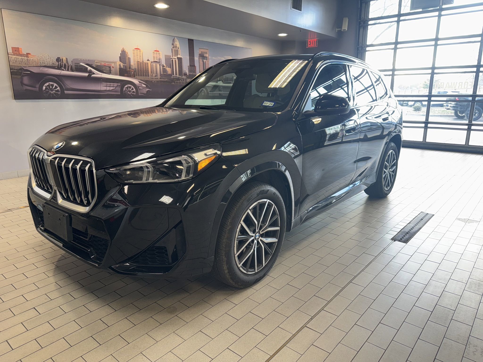 Used 2025 BMW X1 xDrive28i image 1