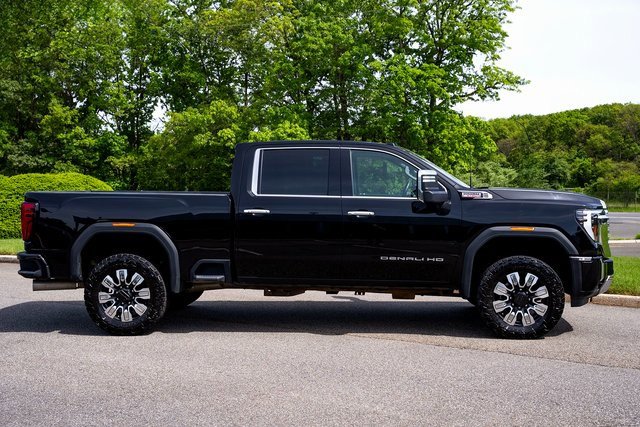 Used 2024 GMC Sierra 3500 Denali w/ Denali Reserve Package image 10