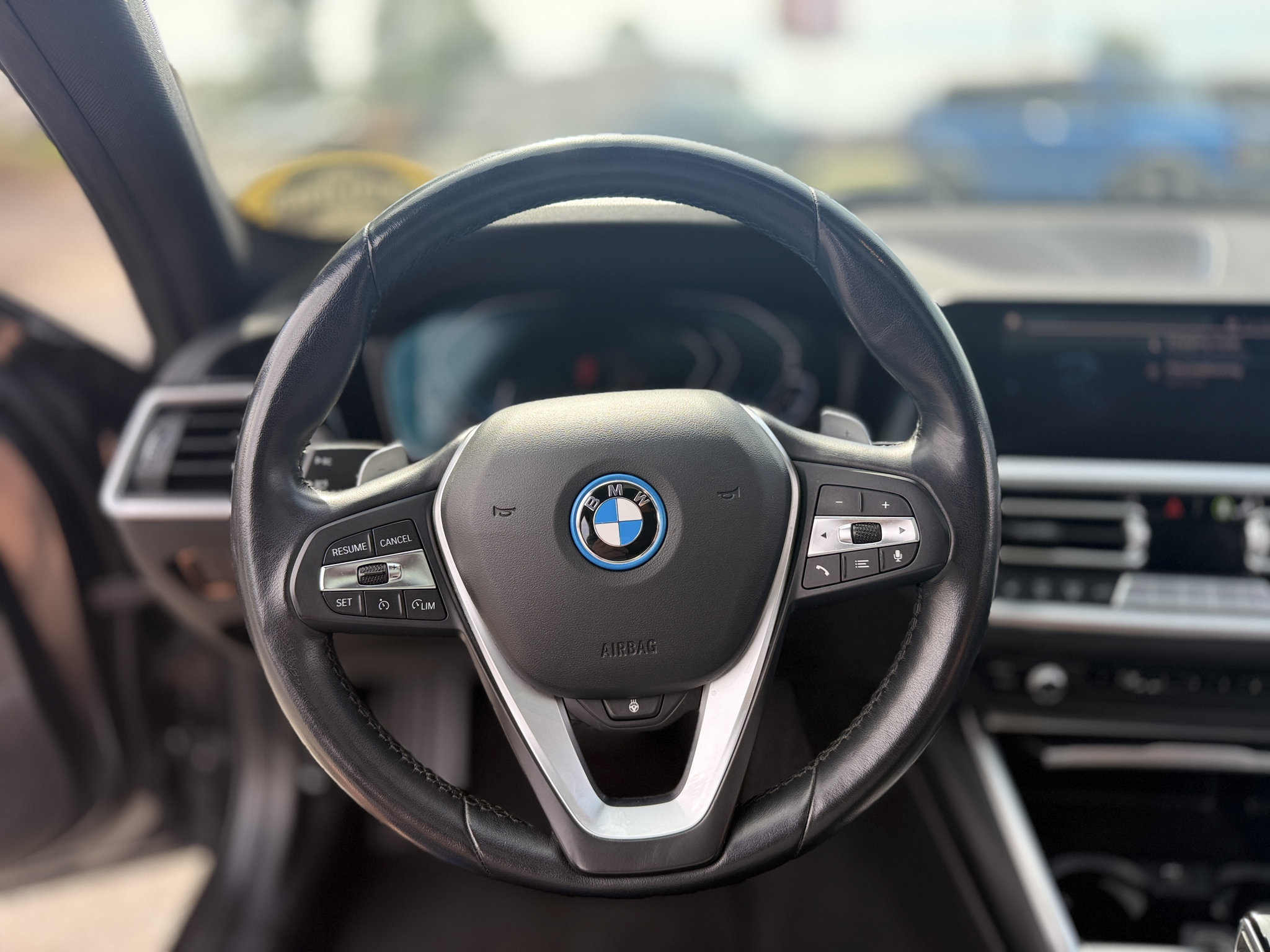Used 2022 BMW 330e xDrive w/ Driving Assistance Package AWD/4WD image 15