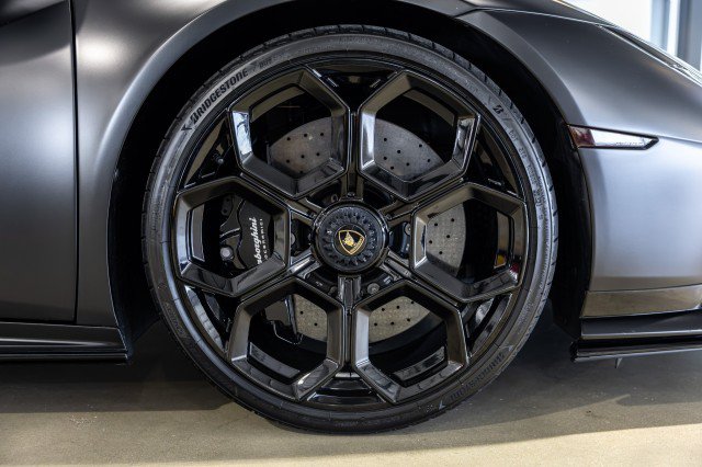 Used 2023 Lamborghini Huracan Tecnica RWD image 24