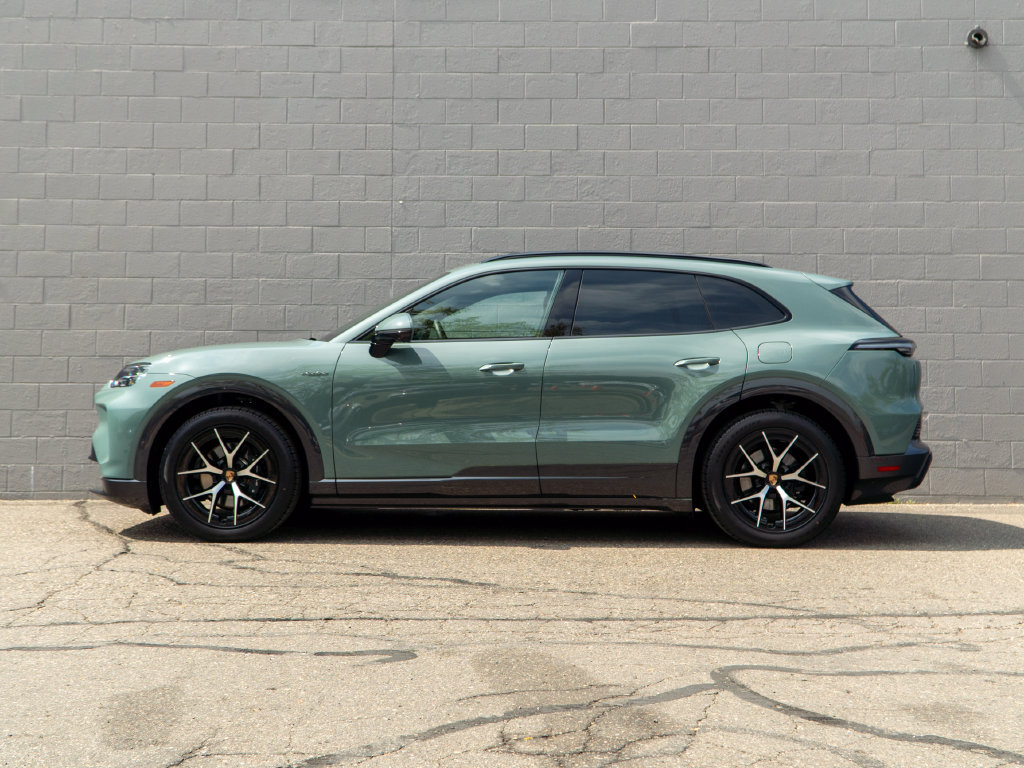 New 2026 Porsche Cayenne Electric AWD/4WD image 2