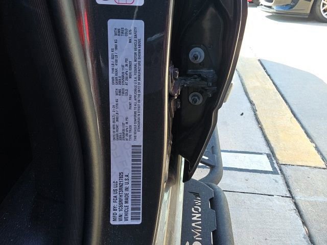 Used 2024 RAM 1500 Limited image 32