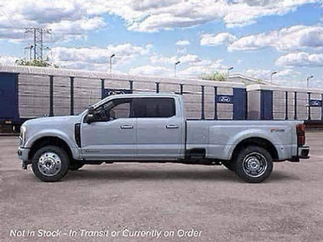 New 2026 Ford F450 Platinum w/ FX4 Off-Road Package AWD/4WD image 3