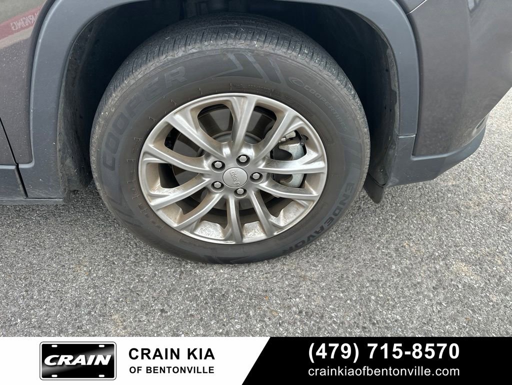 Used 2021 Jeep Cherokee Latitude Lux FWD image 10