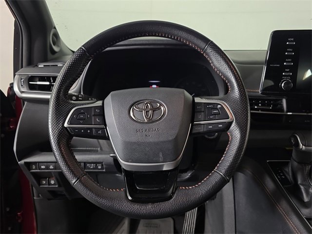 Used 2022 Toyota Sienna XSE image 10