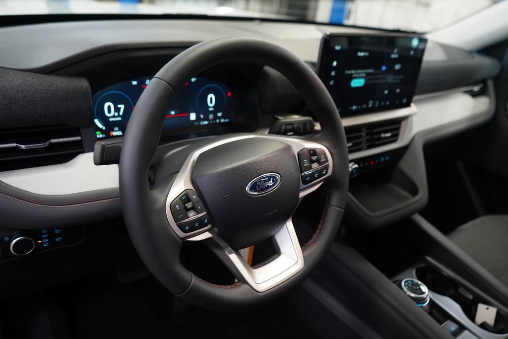 New 2026 Ford Explorer Active RWD image 17